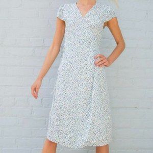 Brandy Melville Women's White and Blue Floral Wrap Dress